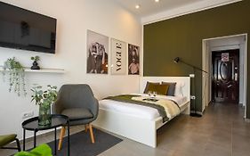 Classy Comfort - Chic Studio On Regina Elisabeta